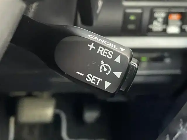 トヨタ ヴォクシー ZS 煌 東京都 2018(平30)年 4万km ホワイトパールクリスタルシャイン ワンオーナー　/純正９型メモリナビ＆フルセグ　/・BluetoothAudio/・CD/SD/DVD/AM/FM/ＬＥＤヘッドライト　/前後ドライブレコーダー　/両側パワースライドドア　/・バックドアイージークローザー/セーフティセンス　/・プリクラッシュセーフティ/・レーンディパーチャーアラート /・クルーズコントロール /・先行車発進お知らせ/・オートマチックハイビーム/スマートエントリーシステム/プッシュエンジンスタート/保証書＆取説/Wエアバック＆ABS