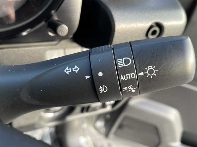 スズキ ジムニー XL 道東・釧路十勝 2024(令6)年 0.6万km ＤグリーンＭ 4WD/ナビ　/　(AM/FM/CD/DVD/BT)/ビルトインETC/バックカメラ/シートヒーター/純正16インチAW/純正フロアマット/ドアバイザー/アイドリングストップ/レーンキープアシスト/ダウンヒルアシスト/オートライト/ライトレベライザー/フォグランプ/盗難防止装置/ABS/横滑り防止装置