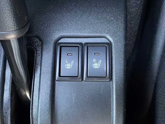 スズキ ジムニー XL 道東・釧路十勝 2024(令6)年 0.6万km ＤグリーンＭ 4WD/ナビ　/　(AM/FM/CD/DVD/BT)/ビルトインETC/バックカメラ/シートヒーター/純正16インチAW/純正フロアマット/ドアバイザー/アイドリングストップ/レーンキープアシスト/ダウンヒルアシスト/オートライト/ライトレベライザー/フォグランプ/盗難防止装置/ABS/横滑り防止装置