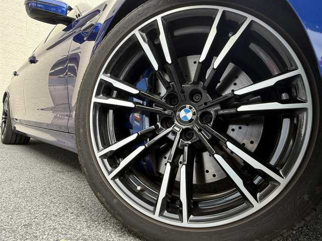 ＢＭＷ Ｍ５ 滋賀県 2019(令1)年 2.2万km マリナベイブルー アイゼンマンマフラー/TECH-M ECU制御/　・馬力約50UP/　・トルク約3割増/　・バブリングUP/黒フルレザーメリノインテリア/コンフォートP/スプリングスローダウン/Mキャリパー/パワーシート/メモリシート/シートヒーター/シートベンチレーション/シートマッサージ機能/Harman Kardon/全方位カメラ/純正ナビ/パドルシフト/純正フロアマット/純正20インチAW