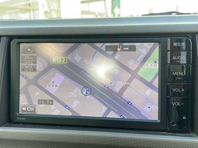 トヨタ パッソ X 愛知県 2016(平28)年 3万km パールホワイトⅢ ワンオーナー/TV付きナビ/バックカメラ/ドアバイザー/アイドリングストップ/ABS/横滑り防止装置/DVD再生/保証書/取扱説明書/整備手帳