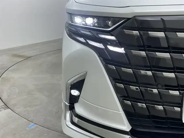 トヨタ アルファードハイブリット Z 岡山県 2024(令6)年 1万km プラチナホワイトパールマイカ モデリスタエアロ/左右独立ムーンルーフ/純正１４インチディスプレイオーディオ/【ナビ/Bluetooth/フルセグTV/Carplay/HDMI】/パノラミックビューモニター/ユニバーサルステップ/ＴＶキャンセラー/１００Ｖ電源/デジタルインナーミラー/ヘッドアップディスプレイ/社外ドライブレコーダー（全方位）/型番:ZDR-037/シートヒーター（1列目/2列目）/シートベンチレーション（1列目/2列目）/ステアリングヒーター/ＨＤＭＩ接続/ビルトインETC2.0/社外レーダー/LEDヘッドライト/保証書/取扱説明書/スマートキー×2