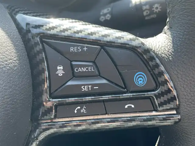 日産 キックス X 福島県 2021(令3)年 4.4万km ブリリアントホワイトパール/ピュアブラック 2トーン セーフティアシスト/プロパイロット/エマージェンシーブレーキ/純正9インチナビ/（CD/DVD/BT）/アラウンドビューモニター/フルセグTV/レーダークルーズコントロール/インテリジェントルームミラー/ハーフレザーシート/LEDヘッドライト/前後ドライブレコーダー/オートホールド/前後コーナーセンサー/ドアバイザー