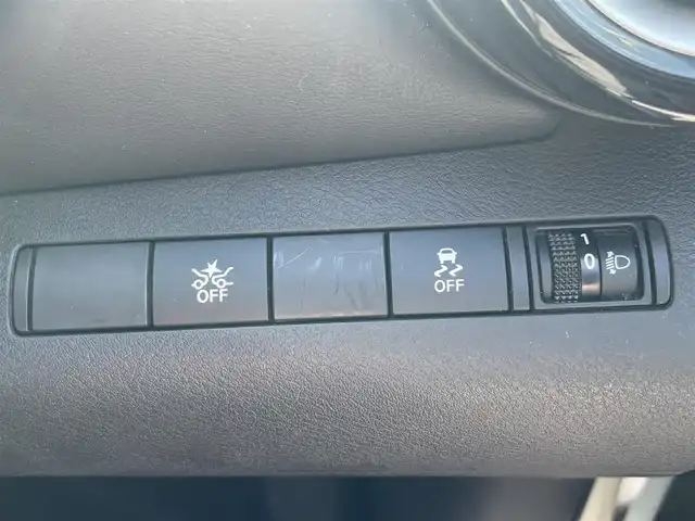 日産 キックス X 福島県 2021(令3)年 4.4万km ブリリアントホワイトパール/ピュアブラック 2トーン セーフティアシスト/プロパイロット/エマージェンシーブレーキ/純正9インチナビ/（CD/DVD/BT）/アラウンドビューモニター/フルセグTV/レーダークルーズコントロール/インテリジェントルームミラー/ハーフレザーシート/LEDヘッドライト/前後ドライブレコーダー/オートホールド/前後コーナーセンサー/ドアバイザー