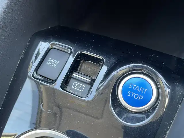 日産 キックス X 福島県 2021(令3)年 4.4万km ブリリアントホワイトパール/ピュアブラック 2トーン セーフティアシスト/プロパイロット/エマージェンシーブレーキ/純正9インチナビ/（CD/DVD/BT）/アラウンドビューモニター/フルセグTV/レーダークルーズコントロール/インテリジェントルームミラー/ハーフレザーシート/LEDヘッドライト/前後ドライブレコーダー/オートホールド/前後コーナーセンサー/ドアバイザー