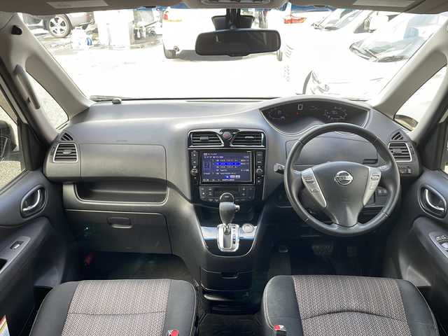 日産 セレナ ハイウェイスター S HV Vセレ 愛知県 2015(平27)年 11.6万km ホワイト /ワンオーナー//取扱説明書//保証書//記録簿//福祉車両//寒冷地仕様//アラウンドビュー//スマートキー//メモリナビ//ワンセグテレビ//バックカメラ//フリップダウンモニター//アイドリングストップ//クルーズコントロール//ドアバイザー//プッシュスタート//両側パワースライドドア//ETC//本革巻きステアリング//エコモード切替スイッチ//ISOFIX//クルーズコントロール//横揺れ防止//プリクラッシュ//純正マット//純正バザー//レーンキープアシスト//電格格納ミラー//UVカットガラス//プライバシーガラス//衝突安全ボディー//ブレーキアシスト//ステアリングテレスコピック機構//トラクションコントロール