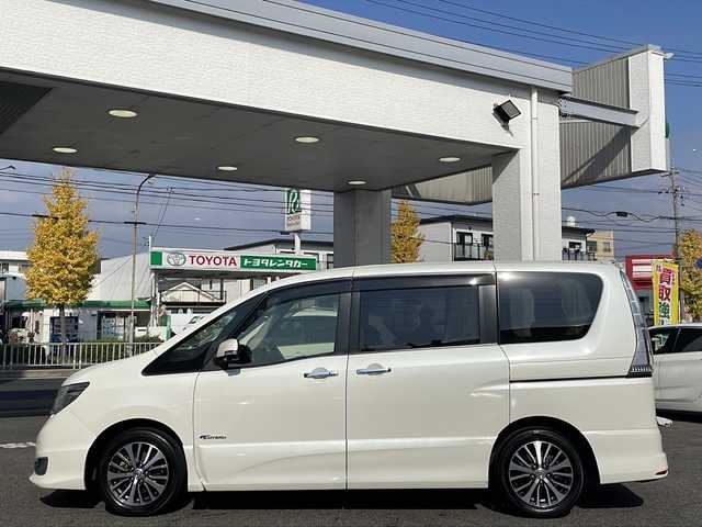日産 セレナ ハイウェイスター S HV Vセレ 愛知県 2015(平27)年 11.6万km ホワイト /ワンオーナー//取扱説明書//保証書//記録簿//福祉車両//寒冷地仕様//アラウンドビュー//スマートキー//メモリナビ//ワンセグテレビ//バックカメラ//フリップダウンモニター//アイドリングストップ//クルーズコントロール//ドアバイザー//プッシュスタート//両側パワースライドドア//ETC//本革巻きステアリング//エコモード切替スイッチ//ISOFIX//クルーズコントロール//横揺れ防止//プリクラッシュ//純正マット//純正バザー//レーンキープアシスト//電格格納ミラー//UVカットガラス//プライバシーガラス//衝突安全ボディー//ブレーキアシスト//ステアリングテレスコピック機構//トラクションコントロール