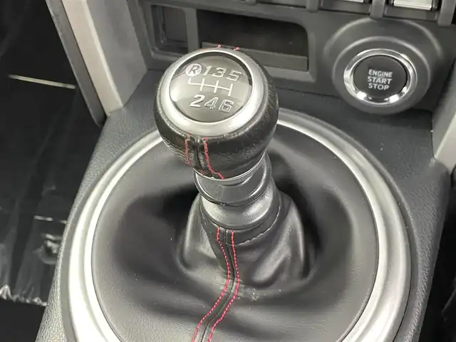 トヨタ ８６ GT 埼玉県 2017(平29)年 2.6万km クリスタルホワイトパール レカロ　フジツボマフラー　ハヤシレーシング　ＴＥＩＮ車高調　ＧＲｅｄｄｙハイパフォーマンスＥＣＵ　ナビ　Ｂｌｕｅｔｏｏｔｈ　ドライブレコーダ―　４点式シートベルト　クルーズコントロール　禁煙車