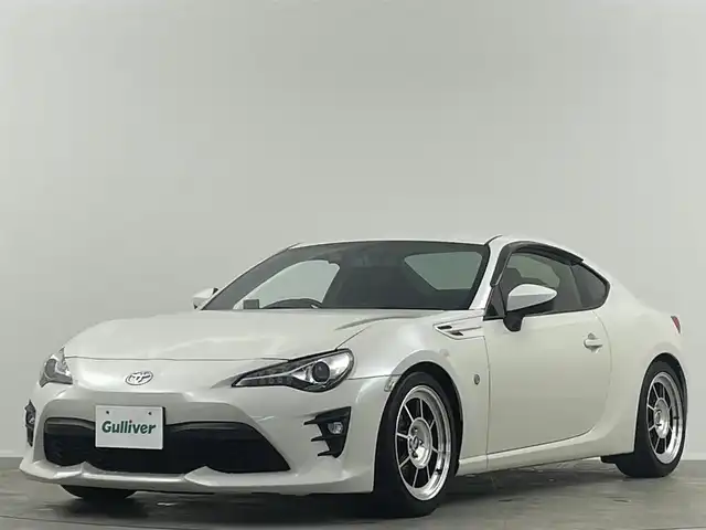 トヨタ ８６ GT 埼玉県 2017(平29)年 2.6万km クリスタルホワイトパール レカロ　フジツボマフラー　ハヤシレーシング　ＴＥＩＮ車高調　ＧＲｅｄｄｙハイパフォーマンスＥＣＵ　ナビ　Ｂｌｕｅｔｏｏｔｈ　ドライブレコーダ―　４点式シートベルト　クルーズコントロール　禁煙車