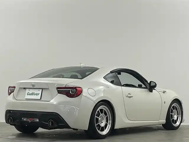 トヨタ ８６ GT 埼玉県 2017(平29)年 2.6万km クリスタルホワイトパール レカロ　フジツボマフラー　ハヤシレーシング　ＴＥＩＮ車高調　ＧＲｅｄｄｙハイパフォーマンスＥＣＵ　ナビ　Ｂｌｕｅｔｏｏｔｈ　ドライブレコーダ―　４点式シートベルト　クルーズコントロール　禁煙車