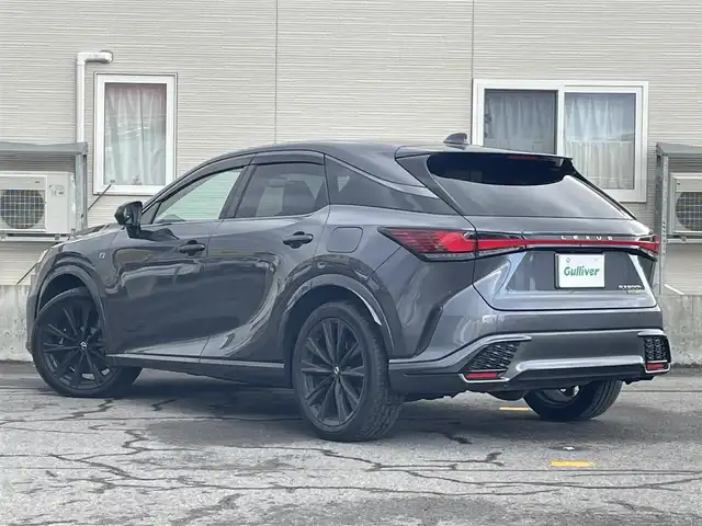 レクサス ＲＸ 500h Fスポーツパフォーマンス 青森県 2024(令6)年 1.3万km ソニッククロム AIS評価5点(外装A、内装B)/ワンオーナー/4WD/プッシュスタート/純正ナビ/全方位カメラ/ビルトインETC/純正21インチAW/純正オレンジキャリパー/レーダークルーズ/レーンキープ/クリアランスソナー/ブラインドスポットモニター/リアクロストラフィックアラート/パーキングアシスト/安心降車アシスト/プロアクティブドライビングアシスト/ロードサインアシスト/リアカメラディテクション/ミラーヒーター/ヘッドアップディスプレイ/デアイサー/切替ドライブモード/S-Flow/パドルシフト/パワーバックドア/前席パワーシート・右前席シートメモリー/前席シートヒーター/LEDヘッドライト/オートライト/フォグライト/前後コーナーセンサー/横滑り防止装置/ウィンカーミラー/純正フロアマット/1500Wコンセント　/置くだけ充電/新車保証書/取扱説明書/スペアキー1本　/カードキー　1枚