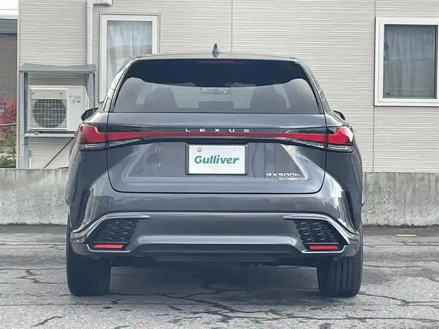 レクサス ＲＸ 500h Fスポーツパフォーマンス 青森県 2024(令6)年 1.3万km ソニッククロム AIS評価5点(外装A、内装B)/ワンオーナー/4WD/プッシュスタート/純正ナビ/全方位カメラ/ビルトインETC/純正21インチAW/純正オレンジキャリパー/レーダークルーズ/レーンキープ/クリアランスソナー/ブラインドスポットモニター/リアクロストラフィックアラート/パーキングアシスト/安心降車アシスト/プロアクティブドライビングアシスト/ロードサインアシスト/リアカメラディテクション/ミラーヒーター/ヘッドアップディスプレイ/デアイサー/切替ドライブモード/S-Flow/パドルシフト/パワーバックドア/前席パワーシート・右前席シートメモリー/前席シートヒーター/LEDヘッドライト/オートライト/フォグライト/前後コーナーセンサー/横滑り防止装置/ウィンカーミラー/純正フロアマット/1500Wコンセント　/置くだけ充電/新車保証書/取扱説明書/スペアキー1本　/カードキー　1枚