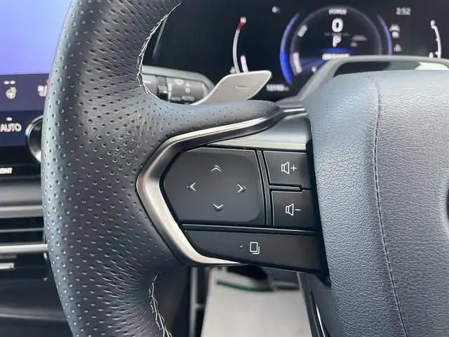 レクサス ＲＸ 500h Fスポーツパフォーマンス 青森県 2024(令6)年 1.3万km ソニッククロム AIS評価5点(外装A、内装B)/ワンオーナー/4WD/プッシュスタート/純正ナビ/全方位カメラ/ビルトインETC/純正21インチAW/純正オレンジキャリパー/レーダークルーズ/レーンキープ/クリアランスソナー/ブラインドスポットモニター/リアクロストラフィックアラート/パーキングアシスト/安心降車アシスト/プロアクティブドライビングアシスト/ロードサインアシスト/リアカメラディテクション/ミラーヒーター/ヘッドアップディスプレイ/デアイサー/切替ドライブモード/S-Flow/パドルシフト/パワーバックドア/前席パワーシート・右前席シートメモリー/前席シートヒーター/LEDヘッドライト/オートライト/フォグライト/前後コーナーセンサー/横滑り防止装置/ウィンカーミラー/純正フロアマット/1500Wコンセント　/置くだけ充電/新車保証書/取扱説明書/スペアキー1本　/カードキー　1枚