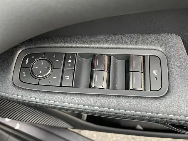 レクサス ＲＸ 500h Fスポーツパフォーマンス 青森県 2024(令6)年 1.3万km ソニッククロム AIS評価5点(外装A、内装B)/ワンオーナー/4WD/プッシュスタート/純正ナビ/全方位カメラ/ビルトインETC/純正21インチAW/純正オレンジキャリパー/レーダークルーズ/レーンキープ/クリアランスソナー/ブラインドスポットモニター/リアクロストラフィックアラート/パーキングアシスト/安心降車アシスト/プロアクティブドライビングアシスト/ロードサインアシスト/リアカメラディテクション/ミラーヒーター/ヘッドアップディスプレイ/デアイサー/切替ドライブモード/S-Flow/パドルシフト/パワーバックドア/前席パワーシート・右前席シートメモリー/前席シートヒーター/LEDヘッドライト/オートライト/フォグライト/前後コーナーセンサー/横滑り防止装置/ウィンカーミラー/純正フロアマット/1500Wコンセント　/置くだけ充電/新車保証書/取扱説明書/スペアキー1本　/カードキー　1枚