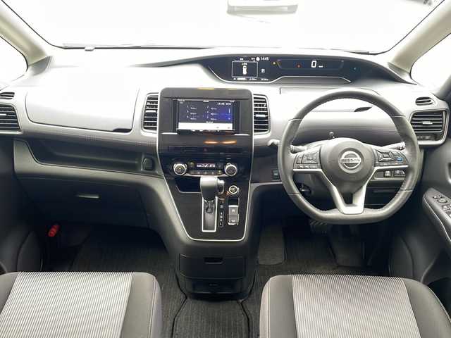 日産 セレナ ハイウェイスター V 京都府 2021(令3)年 6万km ダイヤモンドブラック 社外メモリナビ　バックカメラ　プロパイロット　ブラインドスポットモニター　両側パワースライドドア　ＬＥＤヘッドライト　レーンディパーチャーウォーニング　ビルトインＥＴＣ　ドライブレコーダー　禁煙車