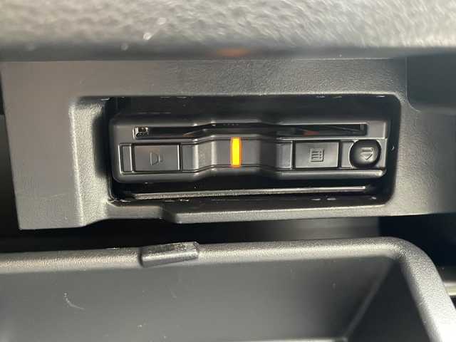 日産 セレナ ハイウェイスター V 京都府 2021(令3)年 6万km ダイヤモンドブラック 社外メモリナビ　バックカメラ　プロパイロット　ブラインドスポットモニター　両側パワースライドドア　ＬＥＤヘッドライト　レーンディパーチャーウォーニング　ビルトインＥＴＣ　ドライブレコーダー　禁煙車