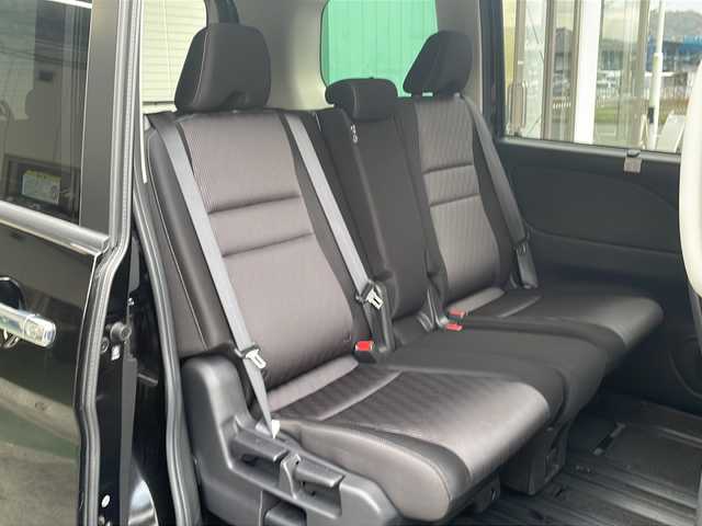 日産 セレナ ハイウェイスター V 京都府 2021(令3)年 6万km ダイヤモンドブラック 社外メモリナビ　バックカメラ　プロパイロット　ブラインドスポットモニター　両側パワースライドドア　ＬＥＤヘッドライト　レーンディパーチャーウォーニング　ビルトインＥＴＣ　ドライブレコーダー　禁煙車