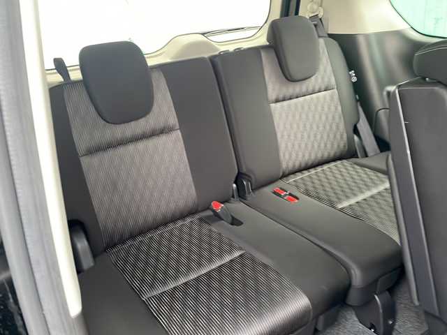 日産 セレナ ハイウェイスター V 京都府 2021(令3)年 6万km ダイヤモンドブラック 社外メモリナビ　バックカメラ　プロパイロット　ブラインドスポットモニター　両側パワースライドドア　ＬＥＤヘッドライト　レーンディパーチャーウォーニング　ビルトインＥＴＣ　ドライブレコーダー　禁煙車