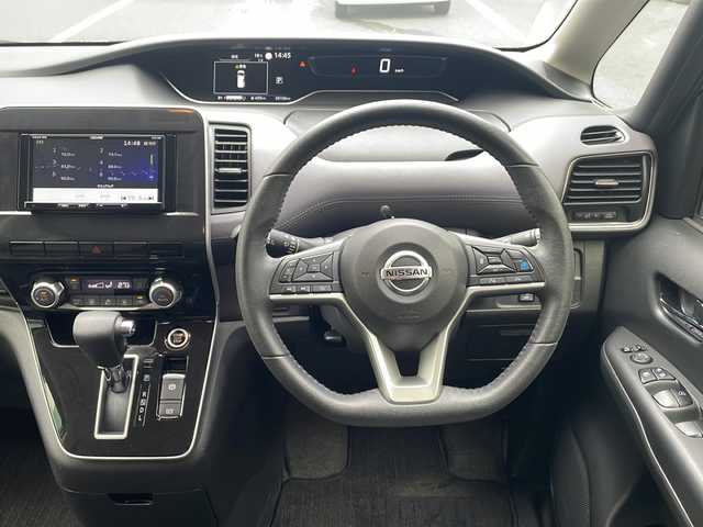 日産 セレナ ハイウェイスター V 京都府 2021(令3)年 6万km ダイヤモンドブラック 社外メモリナビ　バックカメラ　プロパイロット　ブラインドスポットモニター　両側パワースライドドア　ＬＥＤヘッドライト　レーンディパーチャーウォーニング　ビルトインＥＴＣ　ドライブレコーダー　禁煙車