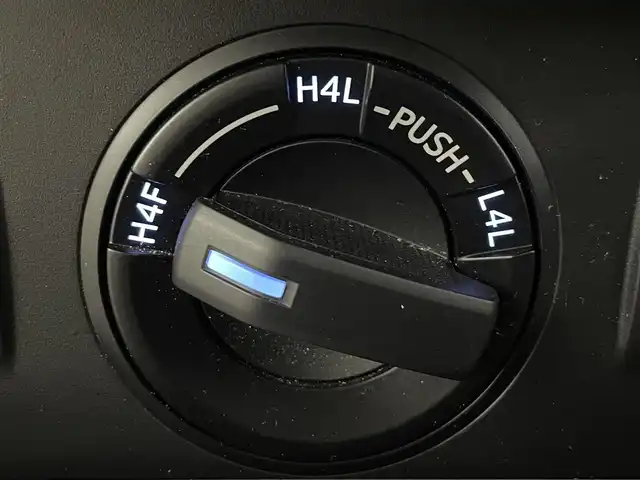 トヨタ ランドクルーザー プラド TX Lパッケージ 道央・札幌 2022(令4)年 2.8万km ホワイトパールクリスタルシャイン ・４WD/・TRDエアロ/・ムーンルーフ/・KENWOODフローディングナビ/　CD／DVD／Bluetooth／フルセグ/・バックカメラ/・純正ビルトインETC/・トヨタセーフティセンス/・プリクラッシュセーフティ/・レーダークルーズコントロール/・オートマチックハイビーム/・レーンキープアシスト/・前後コーナーセンサー/・ベージュレザーシート/・前席パワーシート/・前席シートヒーター＆シートエアコン/・純正フロアマット/・純正AW19インチ/・バグガード/・NashFabCoリアラダー/・LEDヘッドライト/・フォグライト/・スマートキー/・プッシュスタート/・取扱説明書/・保証書