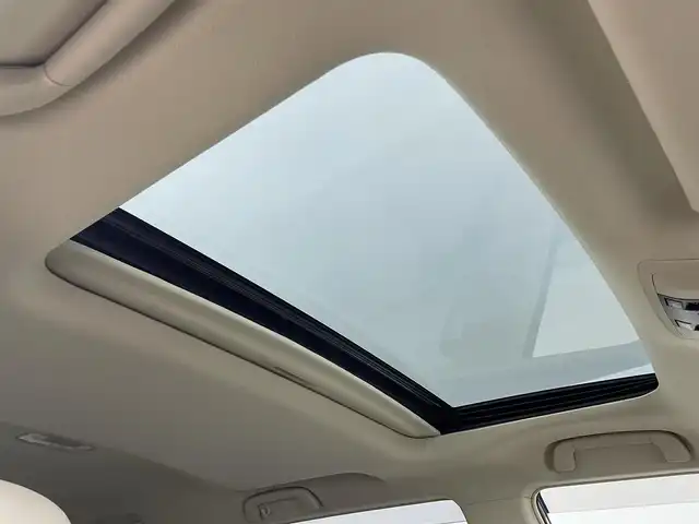 トヨタ ランドクルーザー プラド TX Lパッケージ 道央・札幌 2022(令4)年 2.8万km ホワイトパールクリスタルシャイン ・４WD/・TRDエアロ/・ムーンルーフ/・KENWOODフローディングナビ/　CD／DVD／Bluetooth／フルセグ/・バックカメラ/・純正ビルトインETC/・トヨタセーフティセンス/・プリクラッシュセーフティ/・レーダークルーズコントロール/・オートマチックハイビーム/・レーンキープアシスト/・前後コーナーセンサー/・ベージュレザーシート/・前席パワーシート/・前席シートヒーター＆シートエアコン/・純正フロアマット/・純正AW19インチ/・バグガード/・NashFabCoリアラダー/・LEDヘッドライト/・フォグライト/・スマートキー/・プッシュスタート/・取扱説明書/・保証書