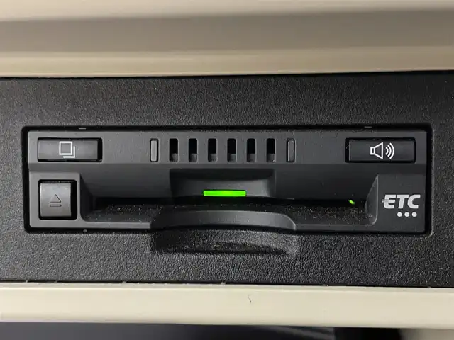 トヨタ ランドクルーザー プラド TX Lパッケージ 道央・札幌 2022(令4)年 2.8万km ホワイトパールクリスタルシャイン ・４WD/・TRDエアロ/・ムーンルーフ/・KENWOODフローディングナビ/　CD／DVD／Bluetooth／フルセグ/・バックカメラ/・純正ビルトインETC/・トヨタセーフティセンス/・プリクラッシュセーフティ/・レーダークルーズコントロール/・オートマチックハイビーム/・レーンキープアシスト/・前後コーナーセンサー/・ベージュレザーシート/・前席パワーシート/・前席シートヒーター＆シートエアコン/・純正フロアマット/・純正AW19インチ/・バグガード/・NashFabCoリアラダー/・LEDヘッドライト/・フォグライト/・スマートキー/・プッシュスタート/・取扱説明書/・保証書