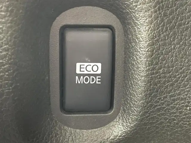 日産 キューブ 15X 岡山県 2013(平25)年 7.8万km ブリリアントホワイトパール 純正ナビ　MM112-W/バックカメラ　/地デジＴＶ　/スマートキー　/プッシュスタート　/ＤＶＤ再生/CD/純正フロアマット　/エアコン　/パワーウィンドウ　/横滑り防止装置　/ダブルエアバック　/アイドリングストップ　/ベンチシート