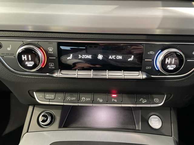 アウディ Ｑ５ 2．0TFSIクワトロ スポーツ 神奈川県 2019(平31)年 2.6万km 青 純正ナビ/（CD/DVD/AM/FM/SD/USB/BT/フルセグTV)/バック・フロントカメラ/前後ドライブレコーダー/ETC2.0/パドルシフト/レーダークルーズコントロール/電動リアゲート/電動パーキングブレーキ/ステアリングスイッチ/Audiプレセンス/Audiサイドアシスト/Audiアクティブレーンアシスト/前後コーナーセンサー/ダウンヒルアシスト/パーキングアシスト/アイドリングストップ/D席メモリシート/D/N席パワーシート/D/N席シートヒーター/ISOFIX/純正フロアマット/純正アルミホイール/スペアキー×１/保証書/取扱説明書