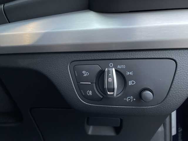 アウディ Ｑ５ 2．0TFSIクワトロ スポーツ 神奈川県 2019(平31)年 2.6万km 青 純正ナビ/（CD/DVD/AM/FM/SD/USB/BT/フルセグTV)/バック・フロントカメラ/前後ドライブレコーダー/ETC2.0/パドルシフト/レーダークルーズコントロール/電動リアゲート/電動パーキングブレーキ/ステアリングスイッチ/Audiプレセンス/Audiサイドアシスト/Audiアクティブレーンアシスト/前後コーナーセンサー/ダウンヒルアシスト/パーキングアシスト/アイドリングストップ/D席メモリシート/D/N席パワーシート/D/N席シートヒーター/ISOFIX/純正フロアマット/純正アルミホイール/スペアキー×１/保証書/取扱説明書