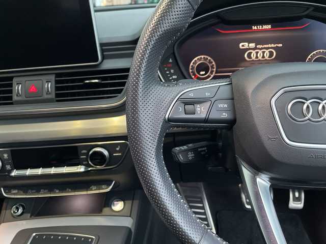 アウディ Ｑ５ 2．0TFSIクワトロ スポーツ 神奈川県 2019(平31)年 2.6万km 青 純正ナビ/（CD/DVD/AM/FM/SD/USB/BT/フルセグTV)/バック・フロントカメラ/前後ドライブレコーダー/ETC2.0/パドルシフト/レーダークルーズコントロール/電動リアゲート/電動パーキングブレーキ/ステアリングスイッチ/Audiプレセンス/Audiサイドアシスト/Audiアクティブレーンアシスト/前後コーナーセンサー/ダウンヒルアシスト/パーキングアシスト/アイドリングストップ/D席メモリシート/D/N席パワーシート/D/N席シートヒーター/ISOFIX/純正フロアマット/純正アルミホイール/スペアキー×１/保証書/取扱説明書