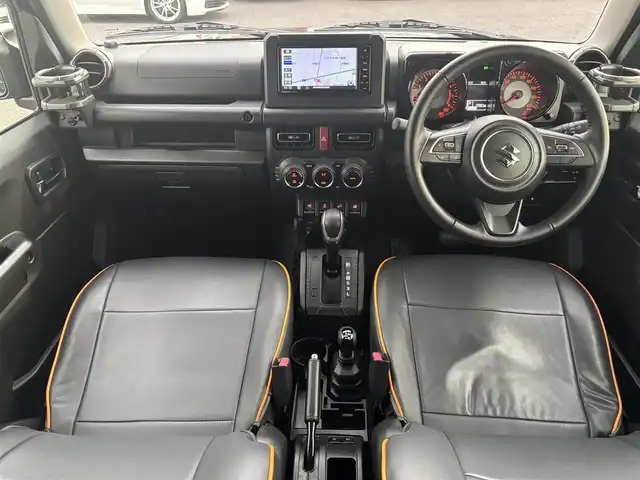 スズキ ジムニー シエラ JC 愛知県 2022(令4)年 1.8万km ジャングルグリーン /禁煙//ワンオーナー//BILSTEINダンパー//純正15AW//純正ナビ//CD/DVD/BT/フルセグ/MSV//バックカメラ//ETC//ドライブレコーダー//スロットルコントローラー//革調シートカバー//シートヒーター（前席）//衝突軽減ブレーキ//車線逸脱警報機能//クルーズコントロール//横滑り防止装置//盗難防止装置//LEDオートライト//フォグランプ//ハイビームアシスト//ヘッドライトウォッシャー//電動格納ウインカーミラー//アイドリングストップ//バニティミラー//本革巻きステアリング//ステアリングスイッチ//ドリンクホルダー//シフトイルミネーション//純正フロアマット//純正ドアバイザー//スペアスマートキー//新車時保証書//取扱説明書//ナビ取扱説明書//ディーラー記録簿　R4/R5/R6/R7//純正ダンパー4本積込//純正背面タイヤカバー付ホイール積込