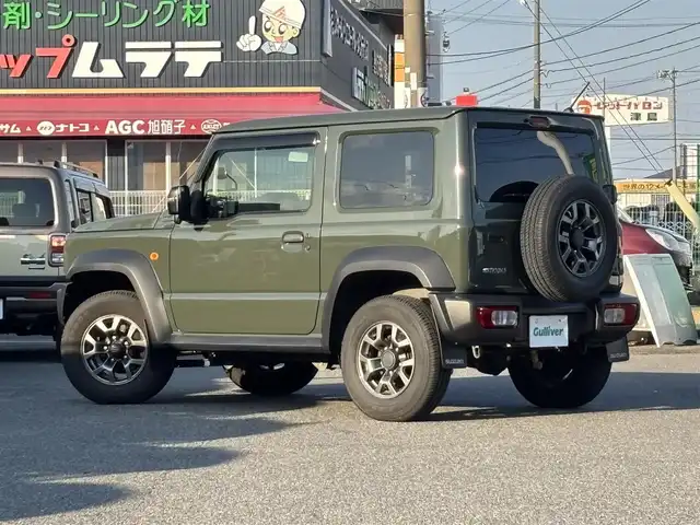 スズキ ジムニー シエラ JC 愛知県 2022(令4)年 1.8万km ジャングルグリーン /禁煙//ワンオーナー//BILSTEINダンパー//純正15AW//純正ナビ//CD/DVD/BT/フルセグ/MSV//バックカメラ//ETC//ドライブレコーダー//スロットルコントローラー//革調シートカバー//シートヒーター（前席）//衝突軽減ブレーキ//車線逸脱警報機能//クルーズコントロール//横滑り防止装置//盗難防止装置//LEDオートライト//フォグランプ//ハイビームアシスト//ヘッドライトウォッシャー//電動格納ウインカーミラー//アイドリングストップ//バニティミラー//本革巻きステアリング//ステアリングスイッチ//ドリンクホルダー//シフトイルミネーション//純正フロアマット//純正ドアバイザー//スペアスマートキー//新車時保証書//取扱説明書//ナビ取扱説明書//ディーラー記録簿　R4/R5/R6/R7//純正ダンパー4本積込//純正背面タイヤカバー付ホイール積込