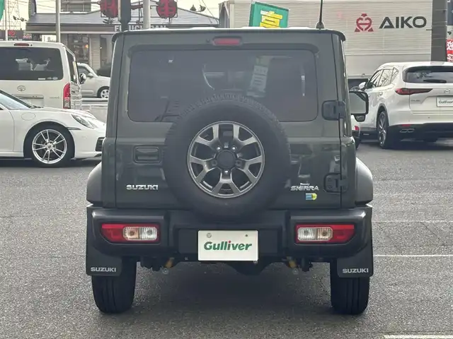 スズキ ジムニー シエラ JC 愛知県 2022(令4)年 1.8万km ジャングルグリーン /禁煙//ワンオーナー//BILSTEINダンパー//純正15AW//純正ナビ//CD/DVD/BT/フルセグ/MSV//バックカメラ//ETC//ドライブレコーダー//スロットルコントローラー//革調シートカバー//シートヒーター（前席）//衝突軽減ブレーキ//車線逸脱警報機能//クルーズコントロール//横滑り防止装置//盗難防止装置//LEDオートライト//フォグランプ//ハイビームアシスト//ヘッドライトウォッシャー//電動格納ウインカーミラー//アイドリングストップ//バニティミラー//本革巻きステアリング//ステアリングスイッチ//ドリンクホルダー//シフトイルミネーション//純正フロアマット//純正ドアバイザー//スペアスマートキー//新車時保証書//取扱説明書//ナビ取扱説明書//ディーラー記録簿　R4/R5/R6/R7//純正ダンパー4本積込//純正背面タイヤカバー付ホイール積込