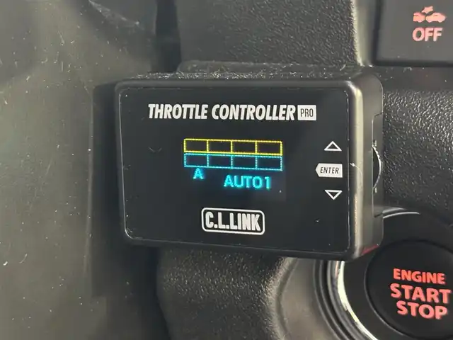 スズキ ジムニー シエラ JC 愛知県 2022(令4)年 1.8万km ジャングルグリーン /禁煙//ワンオーナー//BILSTEINダンパー//純正15AW//純正ナビ//CD/DVD/BT/フルセグ/MSV//バックカメラ//ETC//ドライブレコーダー//スロットルコントローラー//革調シートカバー//シートヒーター（前席）//衝突軽減ブレーキ//車線逸脱警報機能//クルーズコントロール//横滑り防止装置//盗難防止装置//LEDオートライト//フォグランプ//ハイビームアシスト//ヘッドライトウォッシャー//電動格納ウインカーミラー//アイドリングストップ//バニティミラー//本革巻きステアリング//ステアリングスイッチ//ドリンクホルダー//シフトイルミネーション//純正フロアマット//純正ドアバイザー//スペアスマートキー//新車時保証書//取扱説明書//ナビ取扱説明書//ディーラー記録簿　R4/R5/R6/R7//純正ダンパー4本積込//純正背面タイヤカバー付ホイール積込