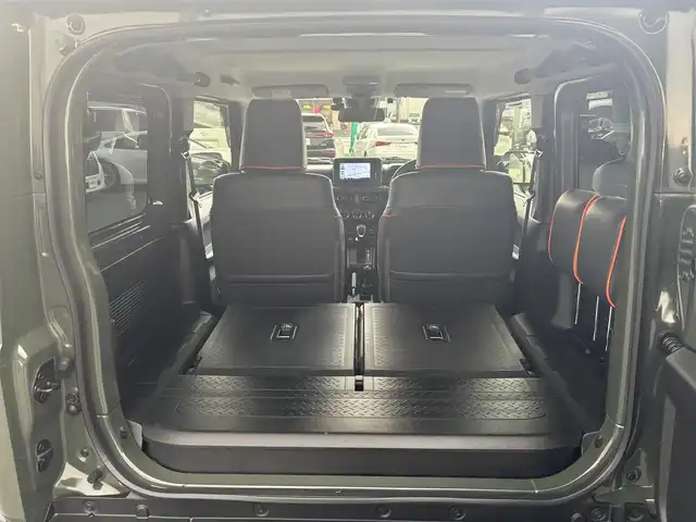 スズキ ジムニー シエラ JC 愛知県 2022(令4)年 1.8万km ジャングルグリーン /禁煙//ワンオーナー//BILSTEINダンパー//純正15AW//純正ナビ//CD/DVD/BT/フルセグ/MSV//バックカメラ//ETC//ドライブレコーダー//スロットルコントローラー//革調シートカバー//シートヒーター（前席）//衝突軽減ブレーキ//車線逸脱警報機能//クルーズコントロール//横滑り防止装置//盗難防止装置//LEDオートライト//フォグランプ//ハイビームアシスト//ヘッドライトウォッシャー//電動格納ウインカーミラー//アイドリングストップ//バニティミラー//本革巻きステアリング//ステアリングスイッチ//ドリンクホルダー//シフトイルミネーション//純正フロアマット//純正ドアバイザー//スペアスマートキー//新車時保証書//取扱説明書//ナビ取扱説明書//ディーラー記録簿　R4/R5/R6/R7//純正ダンパー4本積込//純正背面タイヤカバー付ホイール積込