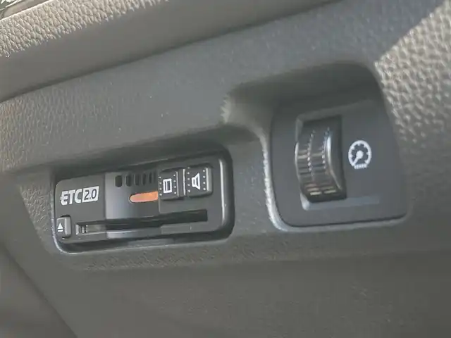 ホンダ シビック EX 長崎県 2022(令4)年 3.9万km クリスタルブラックパール ホンダセンシング/●衝突軽減ブレーキ（CMBS）/●近距離衝突軽減ブレーキ/●歩行者事故低減ステアリング/●路外逸脱抑制機能/●渋滞追従機能付アダプティブクルーズコントロール（ACC）/●車線維持支援システム（LKAS）/●誤発進抑制機能/●後方誤発進抑制機能/●先行車発進お知らせ機能/●標識認識機能/●アダプティブドライビングビーム（ADB）/●オートハイビーム/メーカーOPナビ/・Bluetooth接続/・フルセグTV/・スマートフォン連携/・USB入力/ドライブレコーダー【ZDR035】/ビルトインETC2.0/コーナーセンサー/ハーフレザーシート/・パワーシート/・シートヒーター/ステアリングスイッチ/パドルシフト/電子パーキング/ブレーキホールド機能/LEDオートヘッドライト/BOSEオーディオ/ワイヤレス充電/ISOFIX