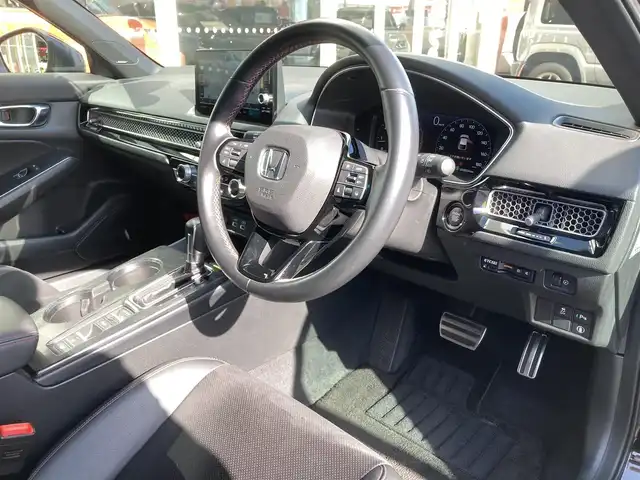 ホンダ シビック EX 長崎県 2022(令4)年 3.9万km クリスタルブラックパール ホンダセンシング/●衝突軽減ブレーキ（CMBS）/●近距離衝突軽減ブレーキ/●歩行者事故低減ステアリング/●路外逸脱抑制機能/●渋滞追従機能付アダプティブクルーズコントロール（ACC）/●車線維持支援システム（LKAS）/●誤発進抑制機能/●後方誤発進抑制機能/●先行車発進お知らせ機能/●標識認識機能/●アダプティブドライビングビーム（ADB）/●オートハイビーム/メーカーOPナビ/・Bluetooth接続/・フルセグTV/・スマートフォン連携/・USB入力/ドライブレコーダー【ZDR035】/ビルトインETC2.0/コーナーセンサー/ハーフレザーシート/・パワーシート/・シートヒーター/ステアリングスイッチ/パドルシフト/電子パーキング/ブレーキホールド機能/LEDオートヘッドライト/BOSEオーディオ/ワイヤレス充電/ISOFIX