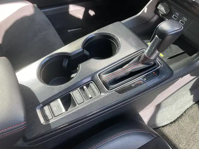 ホンダ シビック EX 長崎県 2022(令4)年 3.9万km クリスタルブラックパール ホンダセンシング/●衝突軽減ブレーキ（CMBS）/●近距離衝突軽減ブレーキ/●歩行者事故低減ステアリング/●路外逸脱抑制機能/●渋滞追従機能付アダプティブクルーズコントロール（ACC）/●車線維持支援システム（LKAS）/●誤発進抑制機能/●後方誤発進抑制機能/●先行車発進お知らせ機能/●標識認識機能/●アダプティブドライビングビーム（ADB）/●オートハイビーム/メーカーOPナビ/・Bluetooth接続/・フルセグTV/・スマートフォン連携/・USB入力/ドライブレコーダー【ZDR035】/ビルトインETC2.0/コーナーセンサー/ハーフレザーシート/・パワーシート/・シートヒーター/ステアリングスイッチ/パドルシフト/電子パーキング/ブレーキホールド機能/LEDオートヘッドライト/BOSEオーディオ/ワイヤレス充電/ISOFIX