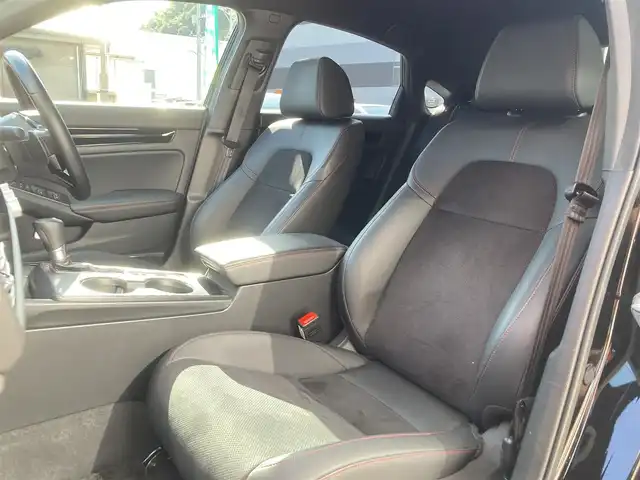 ホンダ シビック EX 長崎県 2022(令4)年 3.9万km クリスタルブラックパール ホンダセンシング/●衝突軽減ブレーキ（CMBS）/●近距離衝突軽減ブレーキ/●歩行者事故低減ステアリング/●路外逸脱抑制機能/●渋滞追従機能付アダプティブクルーズコントロール（ACC）/●車線維持支援システム（LKAS）/●誤発進抑制機能/●後方誤発進抑制機能/●先行車発進お知らせ機能/●標識認識機能/●アダプティブドライビングビーム（ADB）/●オートハイビーム/メーカーOPナビ/・Bluetooth接続/・フルセグTV/・スマートフォン連携/・USB入力/ドライブレコーダー【ZDR035】/ビルトインETC2.0/コーナーセンサー/ハーフレザーシート/・パワーシート/・シートヒーター/ステアリングスイッチ/パドルシフト/電子パーキング/ブレーキホールド機能/LEDオートヘッドライト/BOSEオーディオ/ワイヤレス充電/ISOFIX