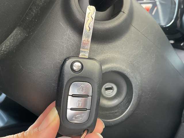 スマート ＭＣＣ スマート フォーフォー パッション 岐阜県 2016(平28)年 4.4万km クリスタルホワイト /登録時43922km//社外7インチポータブルナビ/(ワンセグTV/SD)//前席シートヒーター//前方ドライブレコーダー//バックカメラ//フロアマット//純正15インチアルミホイール//スペアキー×1//ETC