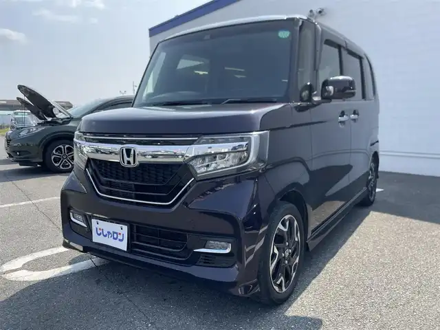 ホンダ Ｎ ＢＯＸ カスタム G L ターボ ホンダセンシング 熊本県 2017(平29)年 8.1万km プレミアムベルベットパープル・パール (株)IDOMが運営する【じしゃロン熊本店】の自社ローン専用車両になります。こちらは現金またはオートローンご利用時の価格です。自社ローンご希望の方は別途その旨お申付け下さい　/社外ナビ/バックカメラ/フルセグテレビ/DVD/CD/Bluetooth接続/ビルトインETC/両側パワースライドドア/ハーフレザーシート/LEDヘッドライト/オートライト/スマートキー/純正アルミホイール