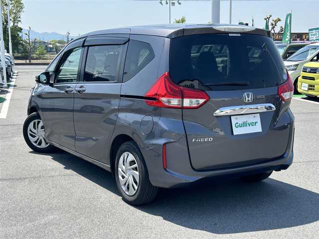 ホンダ フリード G ホンダセンシング 奈良県 2018(平30)年 6.4万km モダンスティールM 純正ナビ(VXM-184VFi)/(AM/FM/CD/DVD/BT/SD/フルセグTV）/バックカメラ/レーダークルーズコントロール/両側パワースライドドア/衝突軽減ブレーキ/横滑り防止装置/ビルトインETC/アイドリングストップ/ステアリングスイッチ/純正フロアマット/電格ウインカーミラー/ドアバイザー