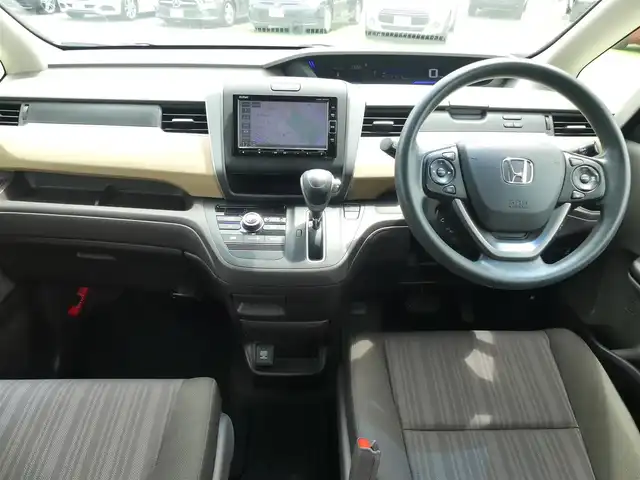 ホンダ フリード G ホンダセンシング 千葉県 2018(平30)年 6.4万km モダンスティールM ホンダセンシング/・衝突軽減ブレーキ（CMBS）/・車線維持支援システム（LKAS）/・アダプティブクルーズコントロール（ACC）/・後方誤発進抑制機能/・誤発進抑制機能/両側パワースライドドア/純正SDナビ/地デジTV/【DVD/CD再生機能　Bluetooth接続】/バックカメラ/ETC/ウインカーミラー/スマートキー