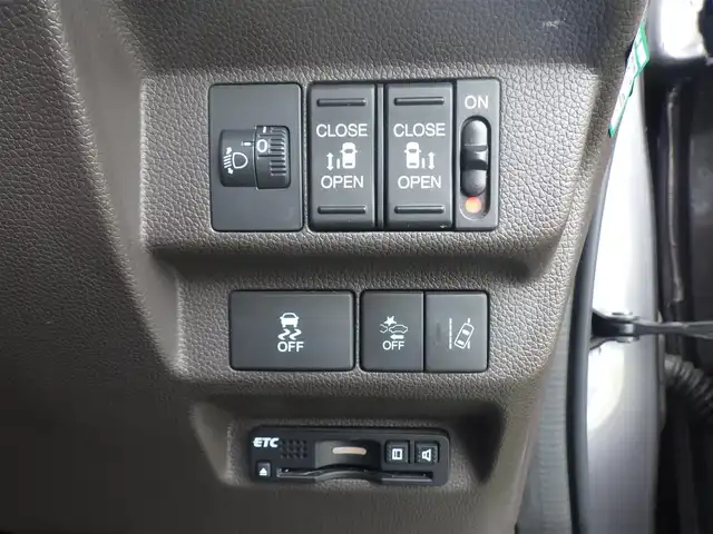 ホンダ フリード G ホンダセンシング 千葉県 2018(平30)年 6.4万km モダンスティールM ホンダセンシング/・衝突軽減ブレーキ（CMBS）/・車線維持支援システム（LKAS）/・アダプティブクルーズコントロール（ACC）/・後方誤発進抑制機能/・誤発進抑制機能/両側パワースライドドア/純正SDナビ/地デジTV/【DVD/CD再生機能　Bluetooth接続】/バックカメラ/ETC/ウインカーミラー/スマートキー