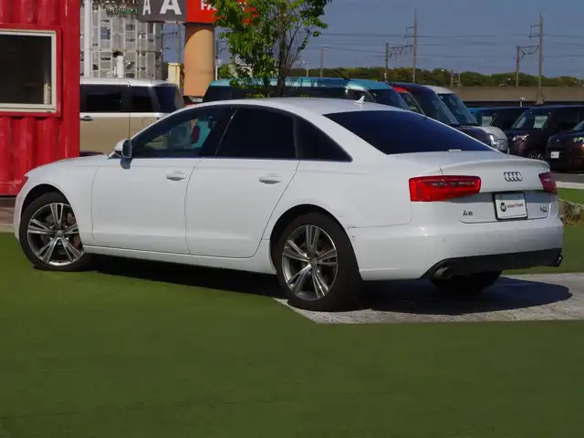 アウディ Ａ６ 3．0 TFSI クワトロ 千葉県 2014(平26)年 4.3万km 白 純正メモリーナビ/地デジTV/【DVD/CD再生機能　Bluetooth接続】/バックカメラ/レザーシート/前席パワーシート/シートヒーター/BOSEサウンド/ドライブレコーダー（前後撮影）/ETC/LEDヘッドライト/ウインカーミラー/純正19インチアルミホイル/サイド/カーテンエアバッグ/スマートキー