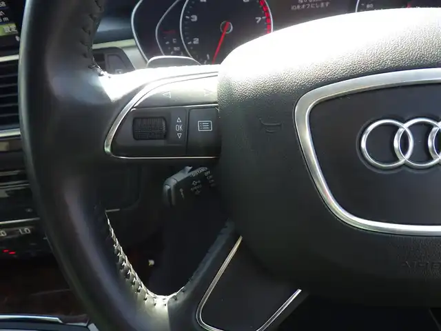 アウディ Ａ６ 3．0 TFSI クワトロ 千葉県 2014(平26)年 4.3万km 白 純正メモリーナビ/地デジTV/【DVD/CD再生機能　Bluetooth接続】/バックカメラ/レザーシート/前席パワーシート/シートヒーター/BOSEサウンド/ドライブレコーダー（前後撮影）/ETC/LEDヘッドライト/ウインカーミラー/純正19インチアルミホイル/サイド/カーテンエアバッグ/スマートキー