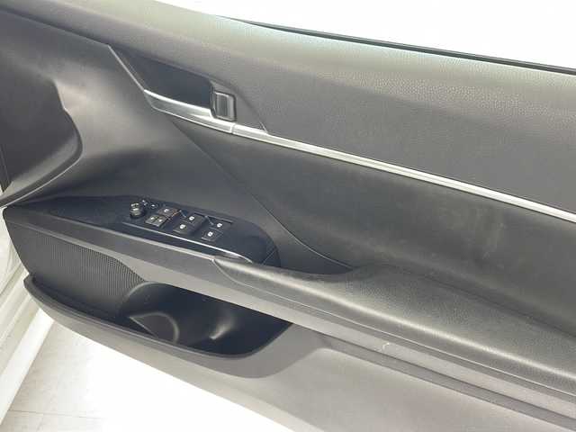 トヨタ カムリ G 沖縄県 2018(平30)年 9.3万km プラチナホワイトパールマイカ 純正９インチナビ（NSZT-Y66T）/フルセグＴＶ/ＤＶＤ/ＣＤ/ｂｌｕｅｔｏｏｔｈ/ＵＳＢ/バックカメラ/ＥＴＣ/ドライブレコーダー/ＬＥＤヘッドライト/トヨタセーフティセンス/プッシュスタート/クルーズコントロール