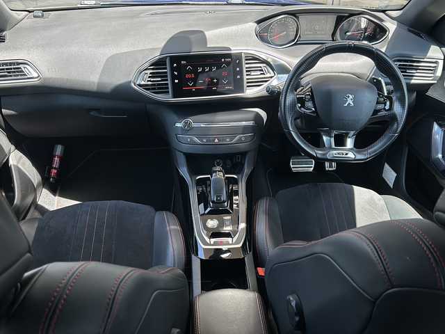 プジョー ３０８ SW GT ブルーHDi 静岡県 2018(平30)年 7.5万km マグネティックブルー 主要装備/・プッシュスタート/・ETC車載器/・バックモニター/・アクティブセーフティブレーキ/・レーンキープアシスト/・アダプティブクルーズコントロール/・前後コーナーセンサー/・ブラインドスポットモニター/・純正18インチAW/・LEDヘッドライト/・社外フロアマット/・スペアキー/・アイドリングストップ/・オートマチックハイビーム/・