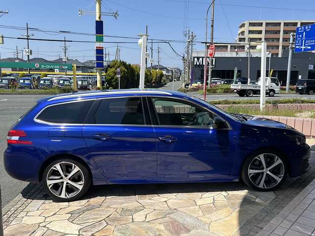 プジョー ３０８ SW GT ブルーHDi 静岡県 2018(平30)年 7.5万km マグネティックブルー 主要装備/・プッシュスタート/・ETC車載器/・バックモニター/・アクティブセーフティブレーキ/・レーンキープアシスト/・アダプティブクルーズコントロール/・前後コーナーセンサー/・ブラインドスポットモニター/・純正18インチAW/・LEDヘッドライト/・社外フロアマット/・スペアキー/・アイドリングストップ/・オートマチックハイビーム/・