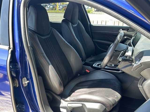 プジョー ３０８ SW GT ブルーHDi 静岡県 2018(平30)年 7.5万km マグネティックブルー 主要装備/・プッシュスタート/・ETC車載器/・バックモニター/・アクティブセーフティブレーキ/・レーンキープアシスト/・アダプティブクルーズコントロール/・前後コーナーセンサー/・ブラインドスポットモニター/・純正18インチAW/・LEDヘッドライト/・社外フロアマット/・スペアキー/・アイドリングストップ/・オートマチックハイビーム/・